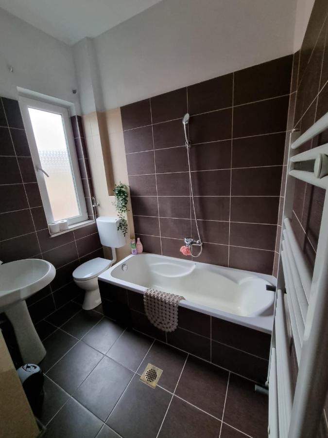 Picaso Residence Bukares Bagian luar foto