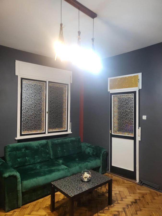 Picaso Residence Bukares Bagian luar foto